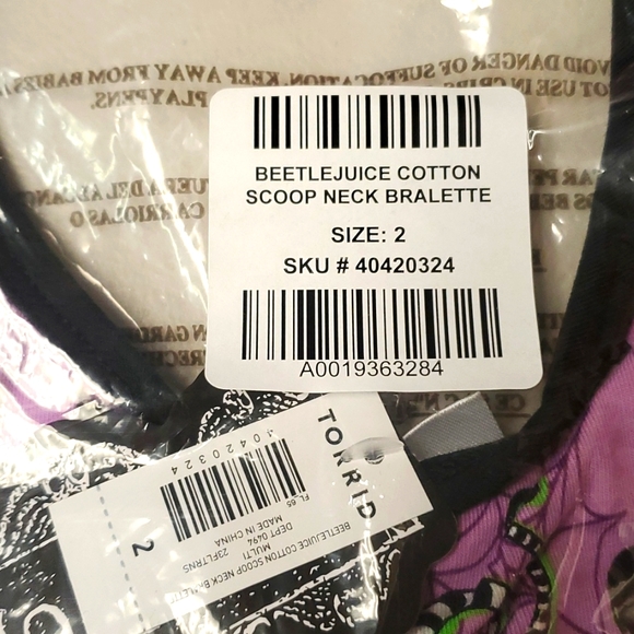 ♥️NWT VINTAGE TORRID BRALETTE - BEETLEJUICE WIRELESS SCOOP SPORTS BRA PLUS SIZE - Picture 9 of 15
